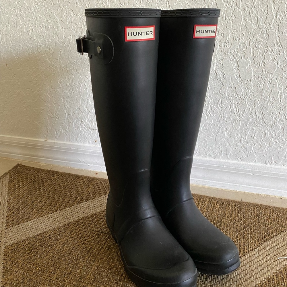 Hunter boots size 6
